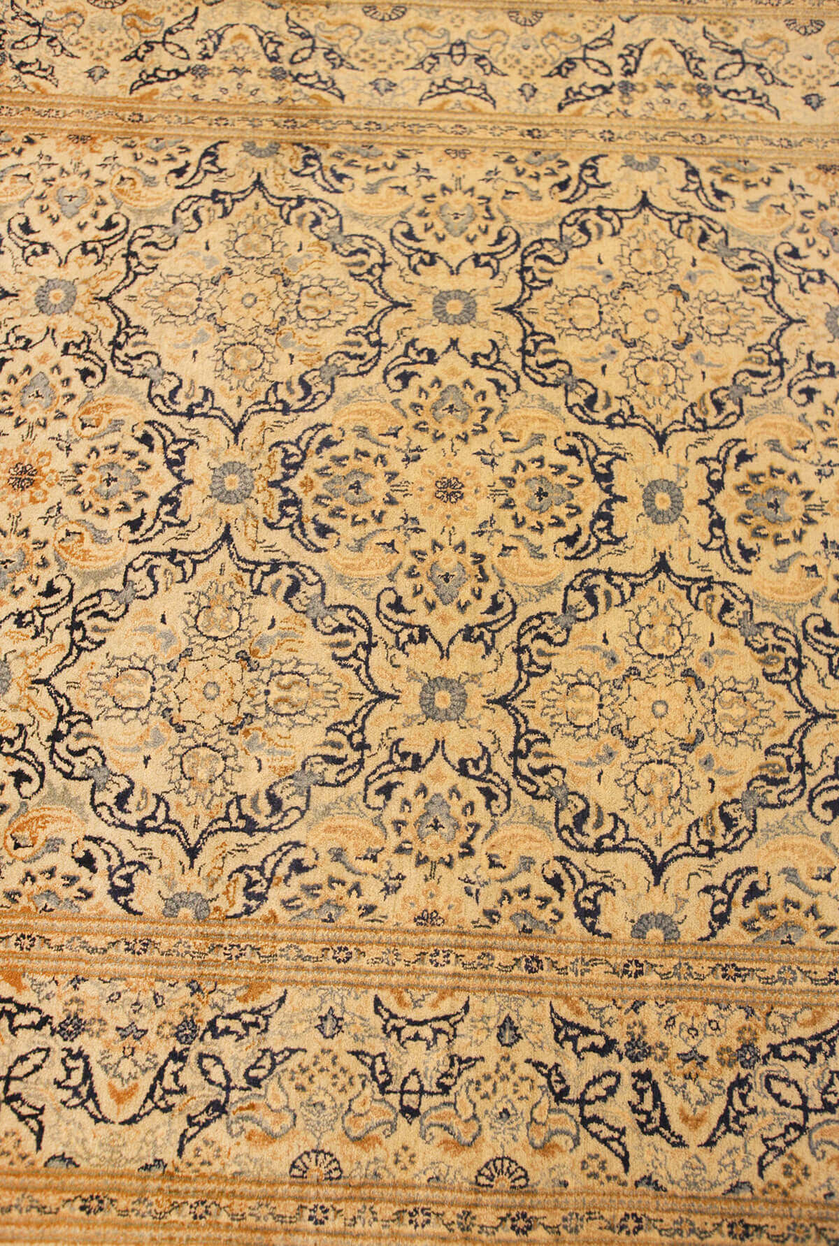 Old Persian Kashan Fine Rug n°:37985649